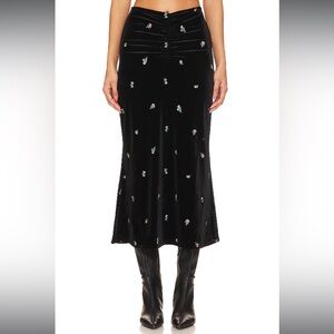 WEWOREWHAT Embroidered Velvet Ruched Midi Skirt